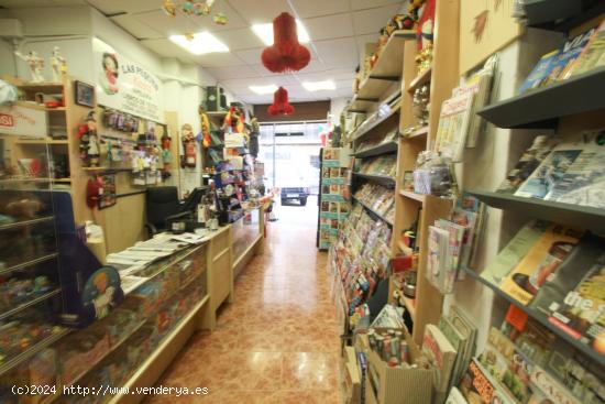 Kiosco papelería en zona de Monteolivete, Valencia - VALENCIA