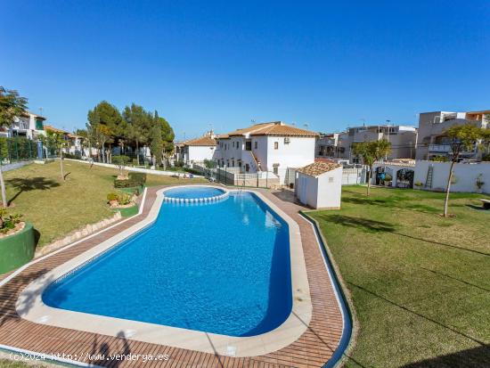  Tu rincón de tranquilidad en Los Balcones, Torrevieja. 1 habitación + 1 baño y terraza de 25m2 SU 