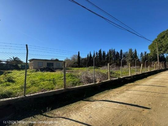 Casa con terreno a la venta en Carmona - SEVILLA