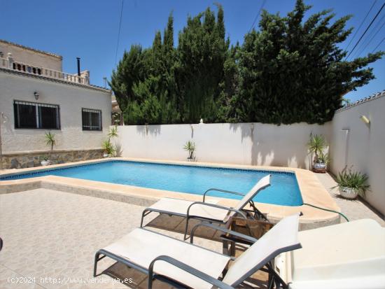 CHALET INDEPENDIENTE EN SAN LUIS - TORREVIEJA - ALICANTE