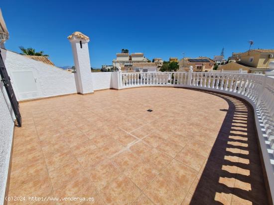 CHALET EN SANTA POLA - ALICANTE