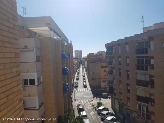 Estupendo ático con gran terraza - ALICANTE