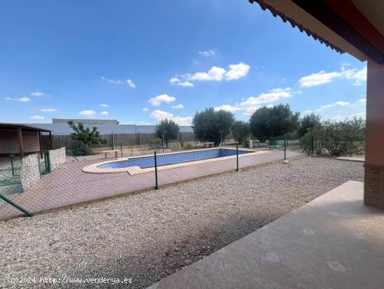 Se vende chalet en Balsapintada (Fuente Alamo) - MURCIA