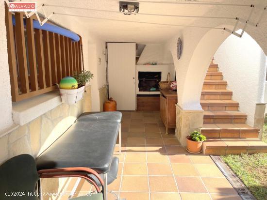 ADOSADO LUMINOSO CON VISTAS AL MAR Y PISCINA COMUNITARIA !!! - TARRAGONA