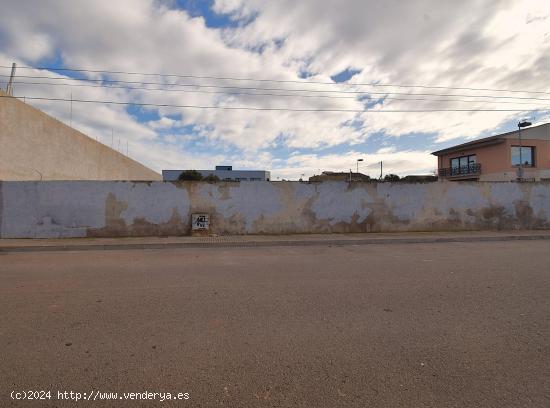  Se vende solar urbano en Muro - BALEARES 