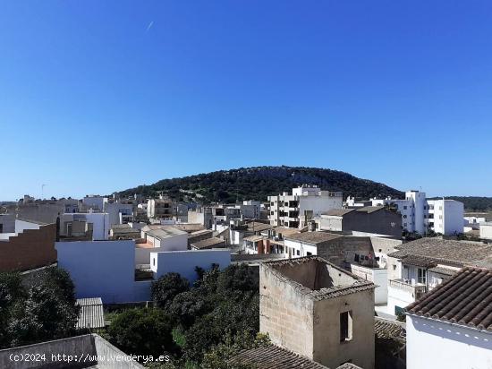 Local comercial en planta baja y vivienda en piso situado en Felanitx - BALEARES