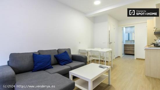 Slick apartamento de 1 dormitorio en alquiler en Sants - BARCELONA