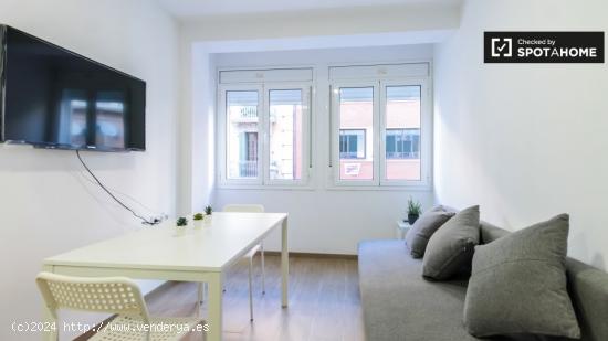 Slick apartamento de 1 dormitorio en alquiler en Sants - BARCELONA