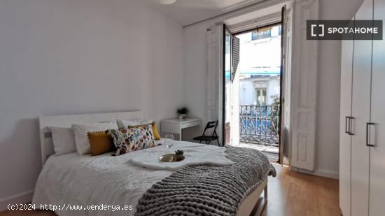 Habitación acogedora con llave independiente en el apartamento compartido, Puerta del Sol - MADRID