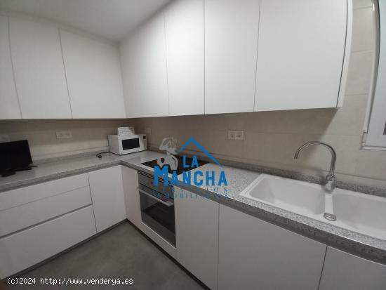 REF:YO79 INMOBILIARIA LA MANCHA ALQUILA PISO EN ZONA INDUSTRIA 4 HABITACIONES CON GARAJE OPCIONAL. -