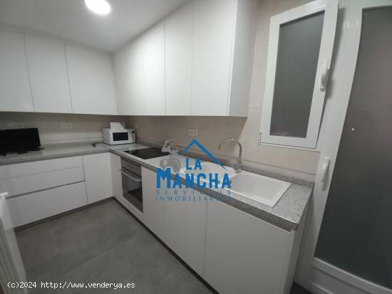 REF:YO79 INMOBILIARIA LA MANCHA ALQUILA PISO EN ZONA INDUSTRIA 4 HABITACIONES CON GARAJE OPCIONAL. -