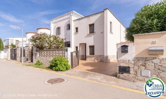  Unifamiliar adosada en venta  en Empuria-brava - Girona 