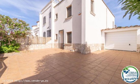 Unifamiliar adosada en venta  en Empuria-brava - Girona