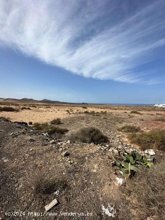 SE VENDE VENDEMOS TERRENO EN SOO-TEGUISE- LANZAROTE - Teguise