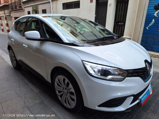 Renault Scénic 1.2 Energy Life Etiq. medioambiental verde C Euro 6 de un solo propietario - Barcelo