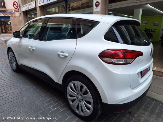 Renault Scénic 1.2 Energy Life Etiq. medioambiental verde C Euro 6 de un solo propietario - Barcelo