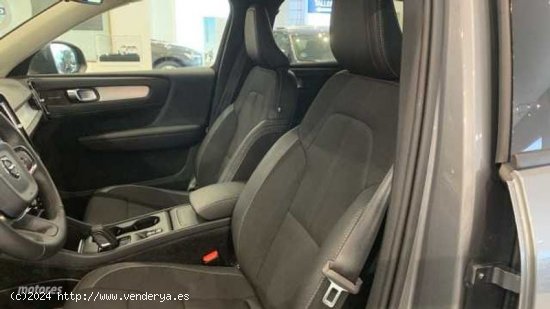 Volvo XC40 2.0 T4 MOMENTUM AUTO 190 5P de 2018 con 46.023 Km por 27.500 EUR. en Malaga