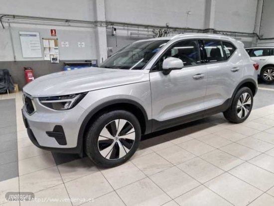 Volvo XC40 Core, B3 Mild hybrid, Gasolina de 2024 con 7 Km por 37.400 EUR. en Navarra