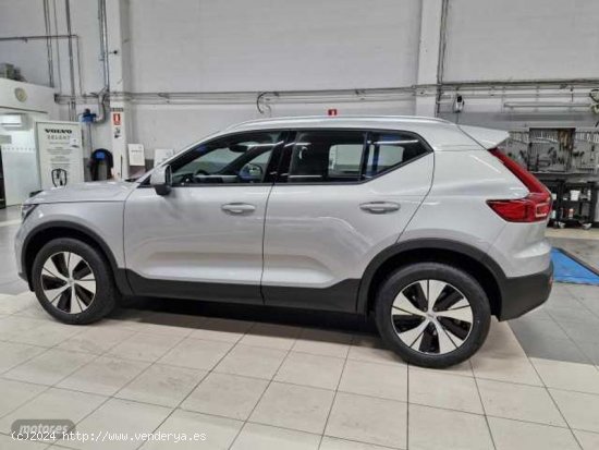 Volvo XC40 Core, B3 Mild hybrid, Gasolina de 2024 con 7 Km por 37.400 EUR. en Navarra