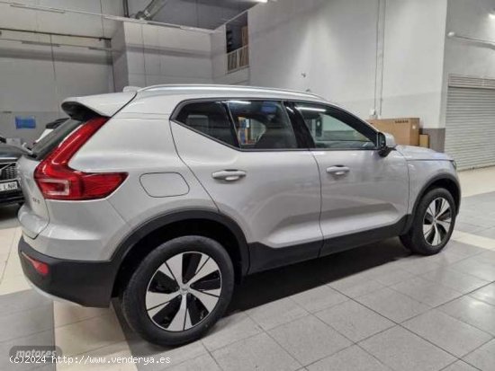 Volvo XC40 Core, B3 Mild hybrid, Gasolina de 2024 con 7 Km por 37.400 EUR. en Navarra