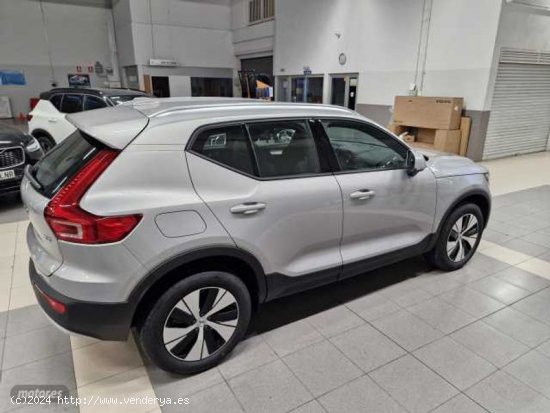 Volvo XC40 Core, B3 Mild hybrid, Gasolina de 2024 con 7 Km por 37.400 EUR. en Navarra