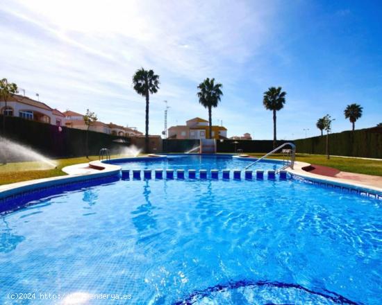  BUNGALOW BAJO CON SOLARIUM PRIVADO , PISCINA COMUNITARIA 123.000€ - ALICANTE 