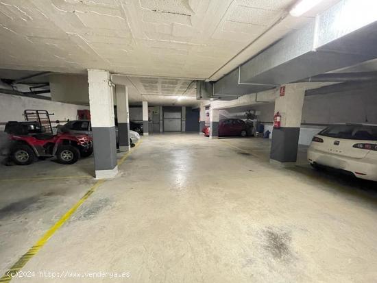 Plaza de parquing para coche mediano en la zona del Bonpreu - BARCELONA