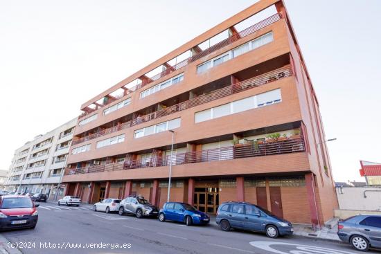 Venta piso-duplex de 90 m2, más terrazas, y garaje en la Urbanización Torres de San Lamberto. - ZA