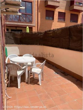 BAJO CON PATIO EN ALQUILER Y VENTA - CACERES