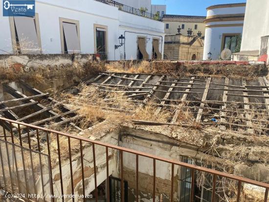 CASA EN EL CENTRO - CADIZ