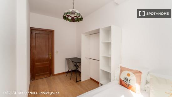 Habitaciones en alquiler en 6 habitaciones en Chamberí - MADRID