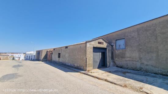 NAVE- ALMACÉN- COCHERA, EN VENTA, LOCALIDAD DE CHELES - BADAJOZ