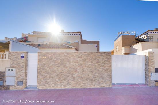 Adosado reformado en Altos de la bahía - ALICANTE