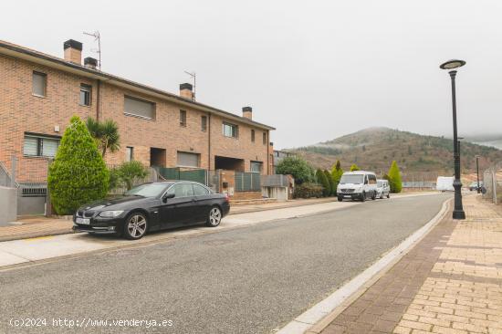 CHALET OLLOKI A TAN SOLO 5 MINUTOS DE PAMPLONA - NAVARRA