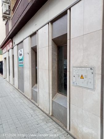 ¡SE ALQUILA LOCAL COMERCIAL EN EL ZAIDIN JUNTO AL DANI 220 M2 - GRANADA