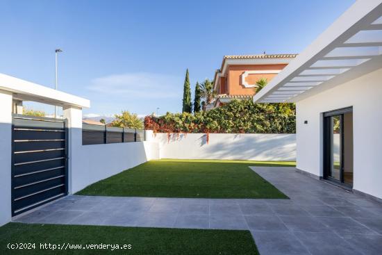 VIVIENDA UNIFAMILIAR A ESTRENAR EN ZONA GOLF OTURA - GRANADA