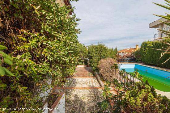 ENCANTADORA CASA EN LOS CEREZOS (GÓJAR) - GRANADA