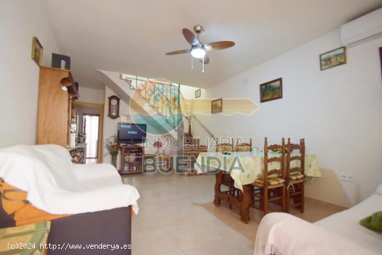 DUPLEX RECIENTEMENTE REFORMADO EN ESQUINA EN LA ISLA en venta - MURCIA