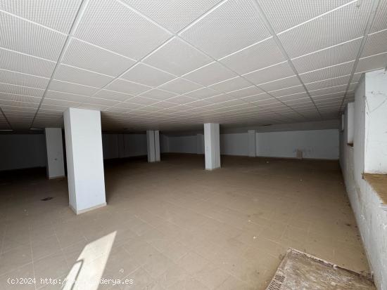 CASABANCO VENDEN LOCALES COMERCIALES   EN MONESTERIO. - BADAJOZ