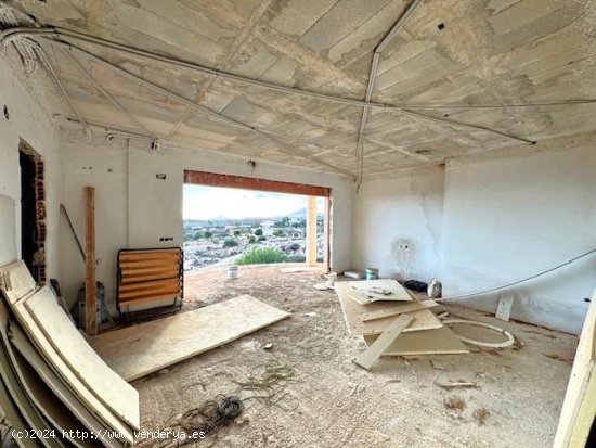 Chalet en venta en construcción en Alicante (Alicante)