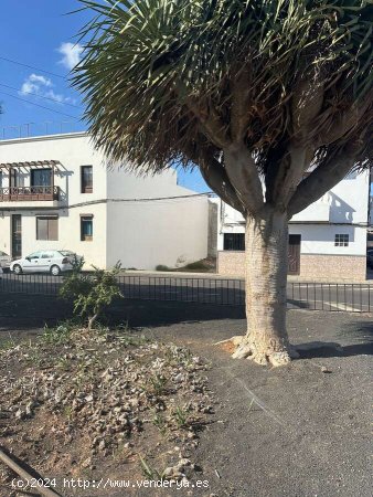 SE VENDE TERRENO URBANO CON PROYECTO EN LA CALLE CUENTA, 31 DE ARRECIFE. - Arrecife