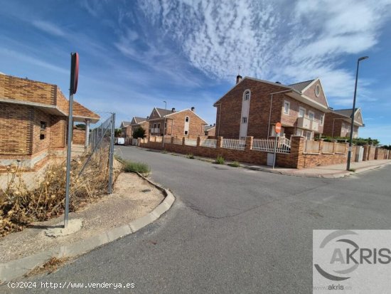 Pareado en venta en Burguillos de Toledo de 7250 m2