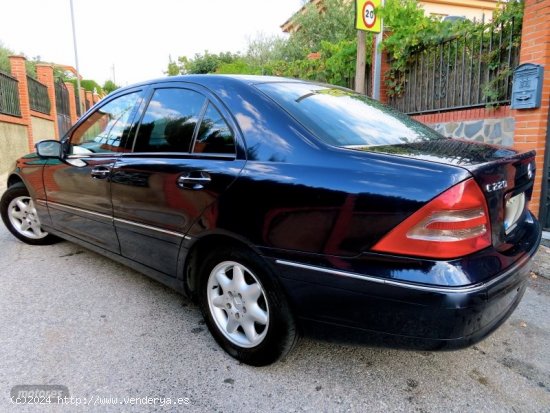 Mercedes Clase C C 220 CDI ELEGANCE KLIMATIZADOR A/C-NACIONAL de 2001 con 387.000 Km por 3.300 EUR. 