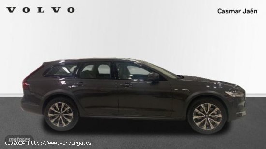 Volvo V 90 V90 Cross Country Core, B4 (diesel) AWD, Diesel de 2022 con 30.000 Km por 55.900 EUR. en 