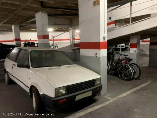 Vila Olímpica, plazas de parking y moto - BARCELONA