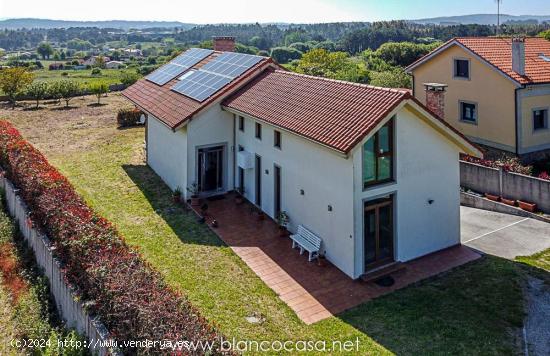 ¡¡ESPECTACULAR CHALET con TERRENO de 2.232 m2 en Bertoa(Carballo) por 485.000€!! - A CORUÑA