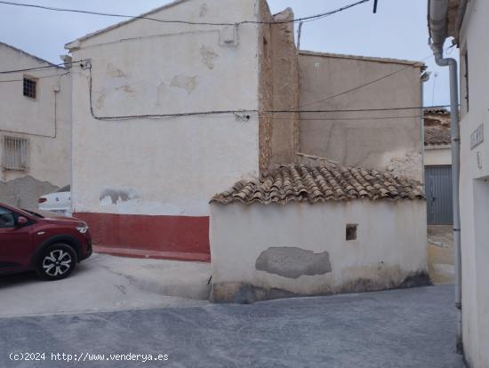 EN HIJATE ( ALCONTAR EN ALMERÍA ) VENTA DE CASA DE CAMPO CON 6 DORMITORIOS. - ALMERIA