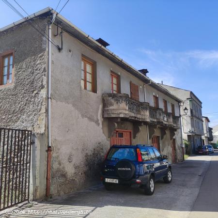 OPORTUNIDAD CASA CON TERRENO PARA REFORMAR EN CACABELOS - LEON