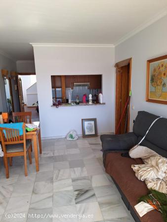 Torreblanca - Apartamento 2 Dormitorios, Garaje, Piscina Comunitaria - MALAGA