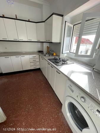 SE VENDE CASA INDEPENDIENTE EN ZONA CASCO ANTIGUO - CADIZ